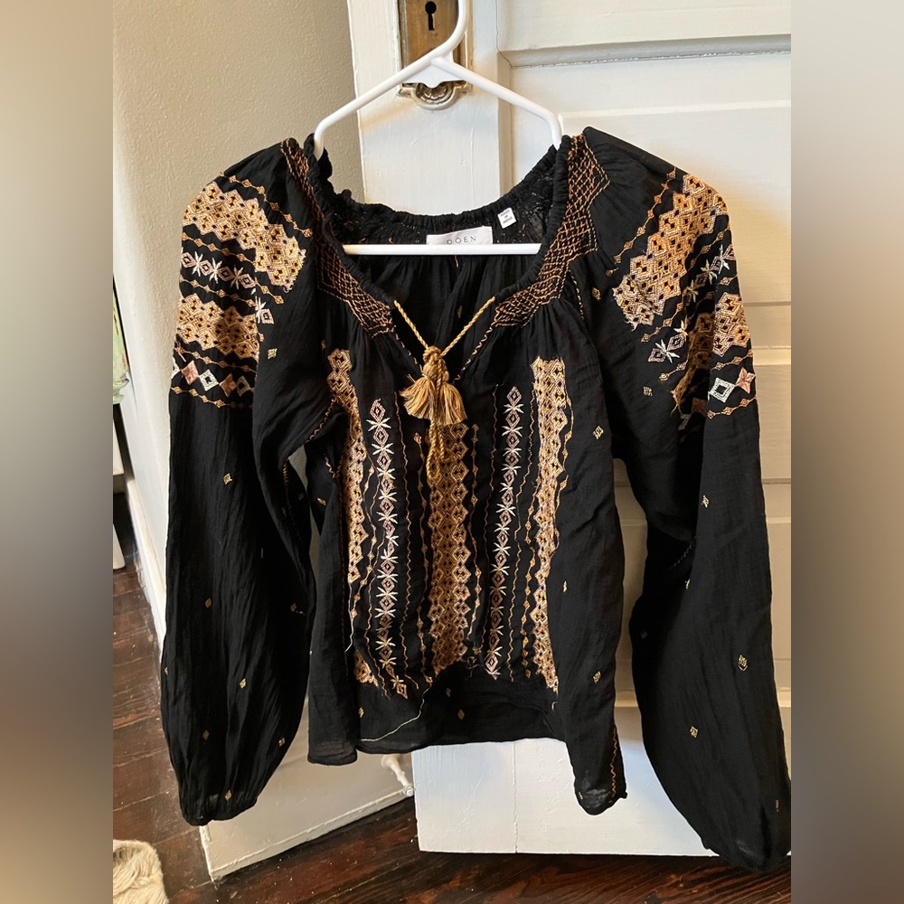 Doen Embroidered Blouse Black and Gold Size Small